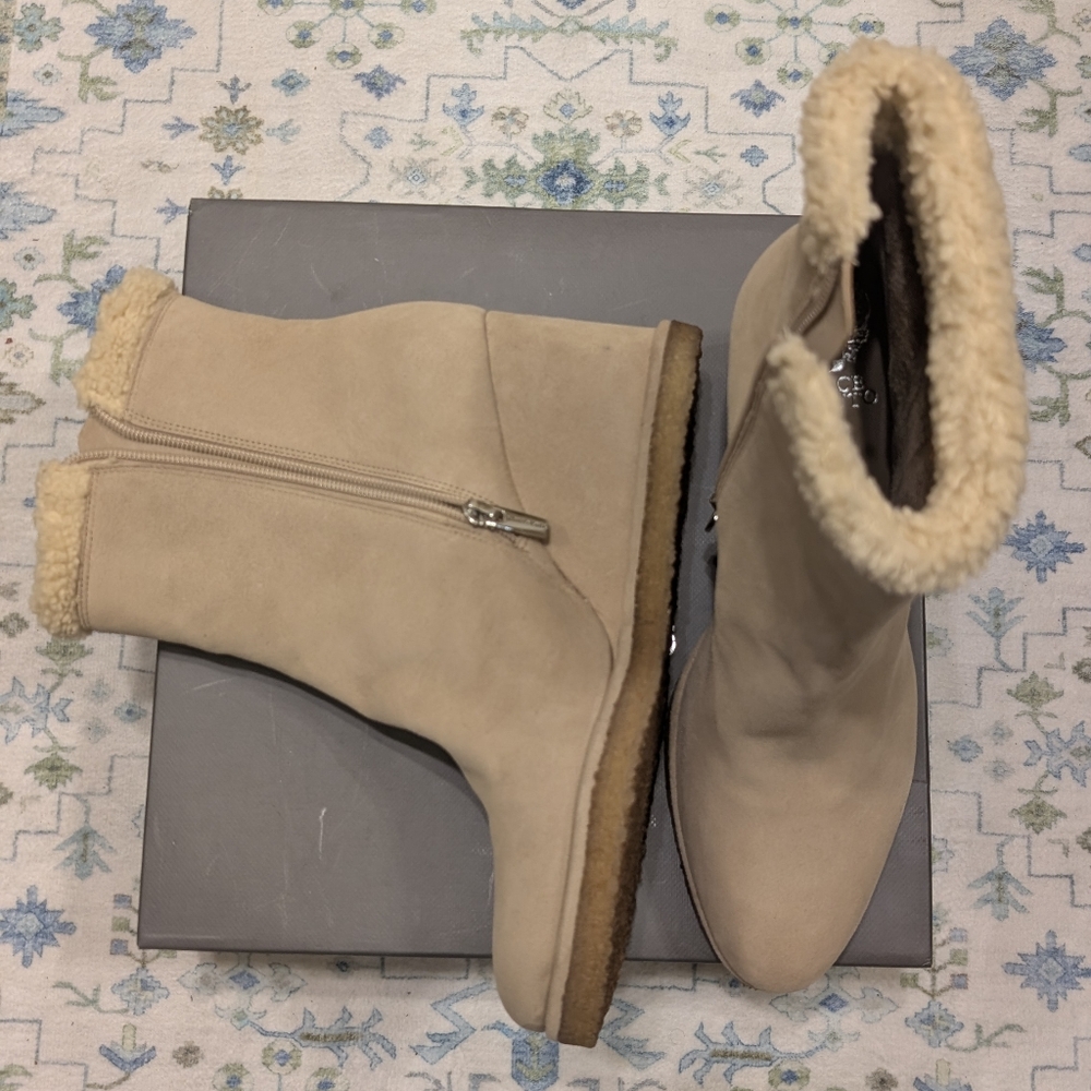 Vince Camuto's Women's Beige Shearling-Lined Boots. Size 9 1/2. NIB